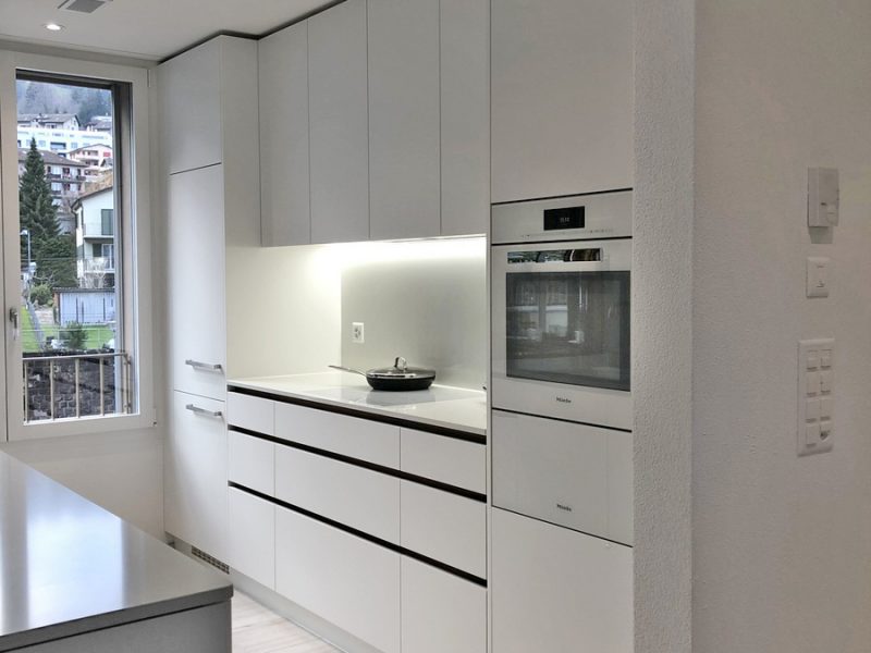 Eine Küche von Späni AG Schreinerei und Innenausbau, installiert in Hergiswil